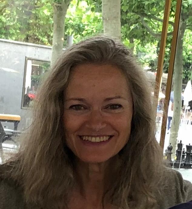 FRANÇOISE Sissi Gilton Rejuvalife